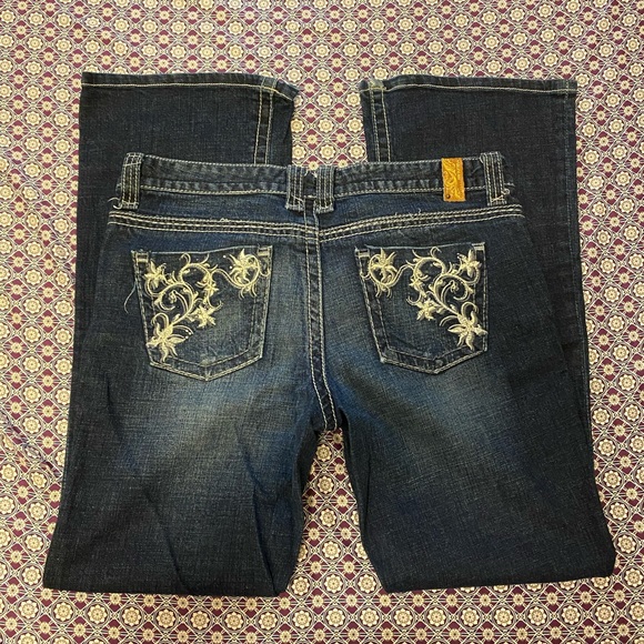 Jeans - Picture 2 of 4